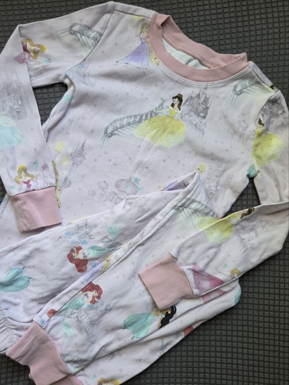 Pottery Barn Kids Disney Princesses Pajama Set in Light Pink Size 6